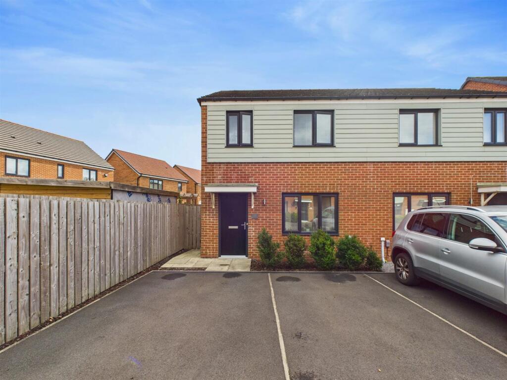 3 bedroom semi-detached house