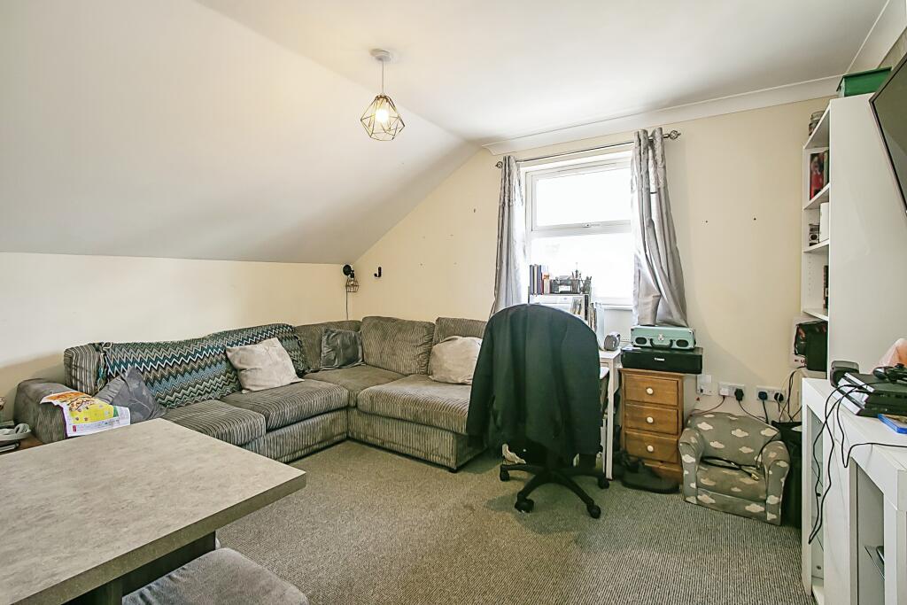 2 bedroom flat for sale in Castlemain Avenue, Bournemouth, BH6