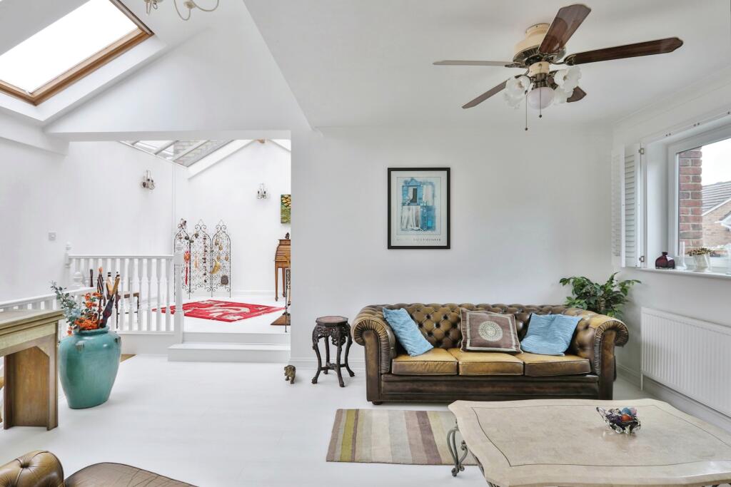 Additional property image - Alumhurst Road, BOURNEMOUTH, Dorset, BH4