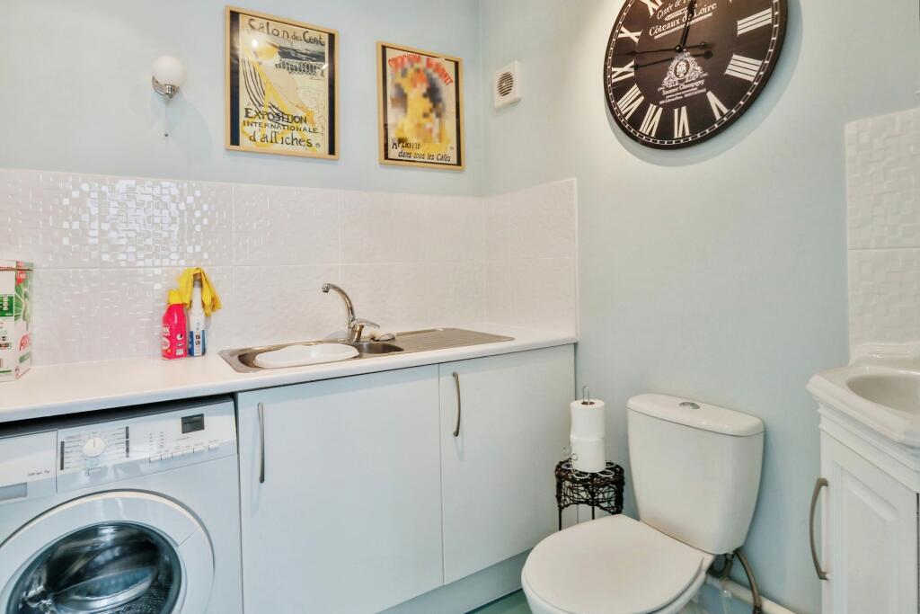 Additional property image - Alumhurst Road, BOURNEMOUTH, Dorset, BH4