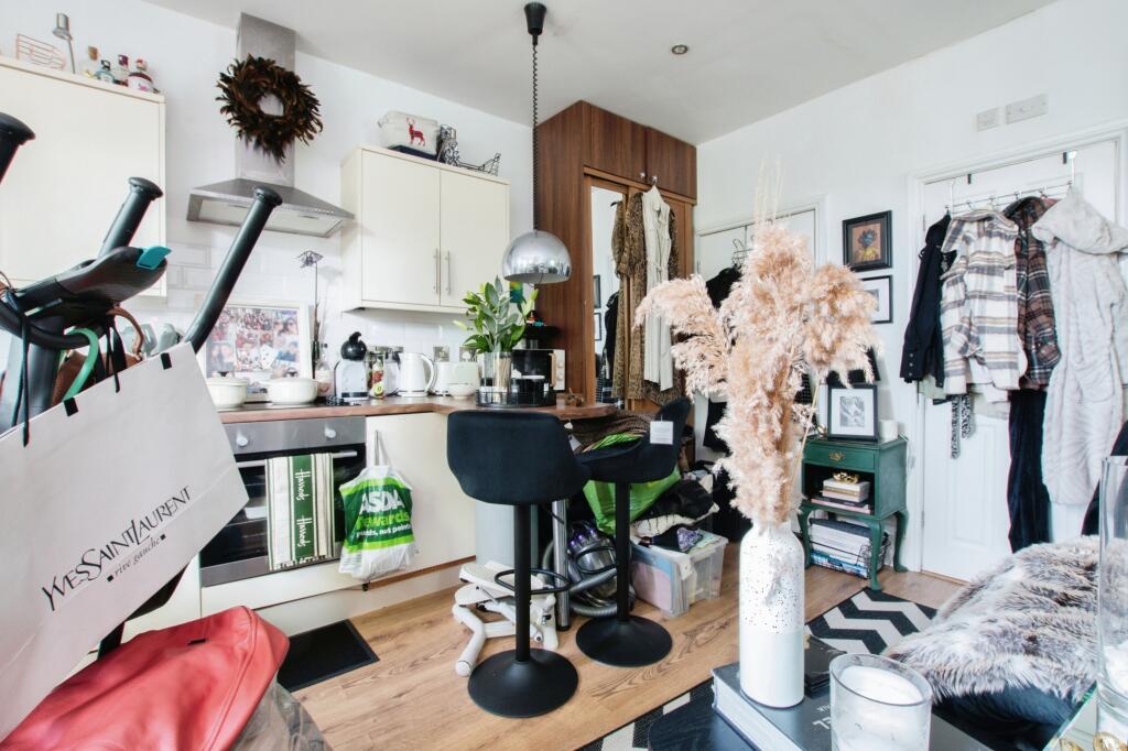 Additional property image - Wellington Road, Bournemouth, Dorset, BH8