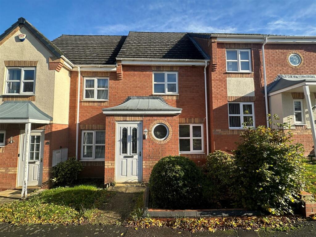 2 bedroom town house for sale in Kestrel Lane, Hamilton, Leicester, LE5