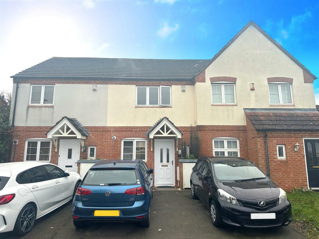 2 bedroom town house for sale in Oxon Way, Rowlatts Hill, Leicester, LE5