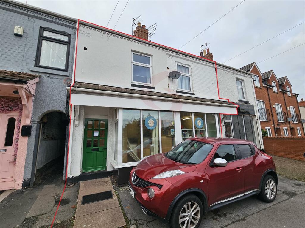 Commercial property for rent in Charnwood Road, Shepshed, Loughborough