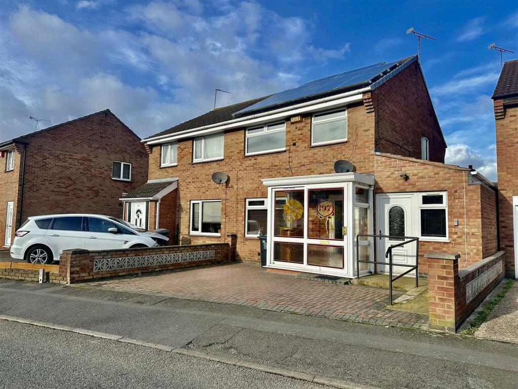 4 bedroom semidetached house for sale in Trevino Drive, Rushey Mead