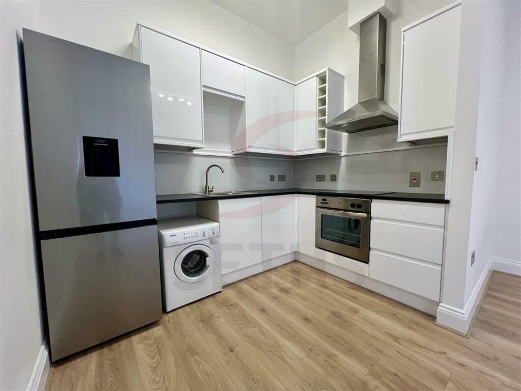 1 bedroom flat for sale in Grosvenor Gate, Humberstone, Leicester, LE5