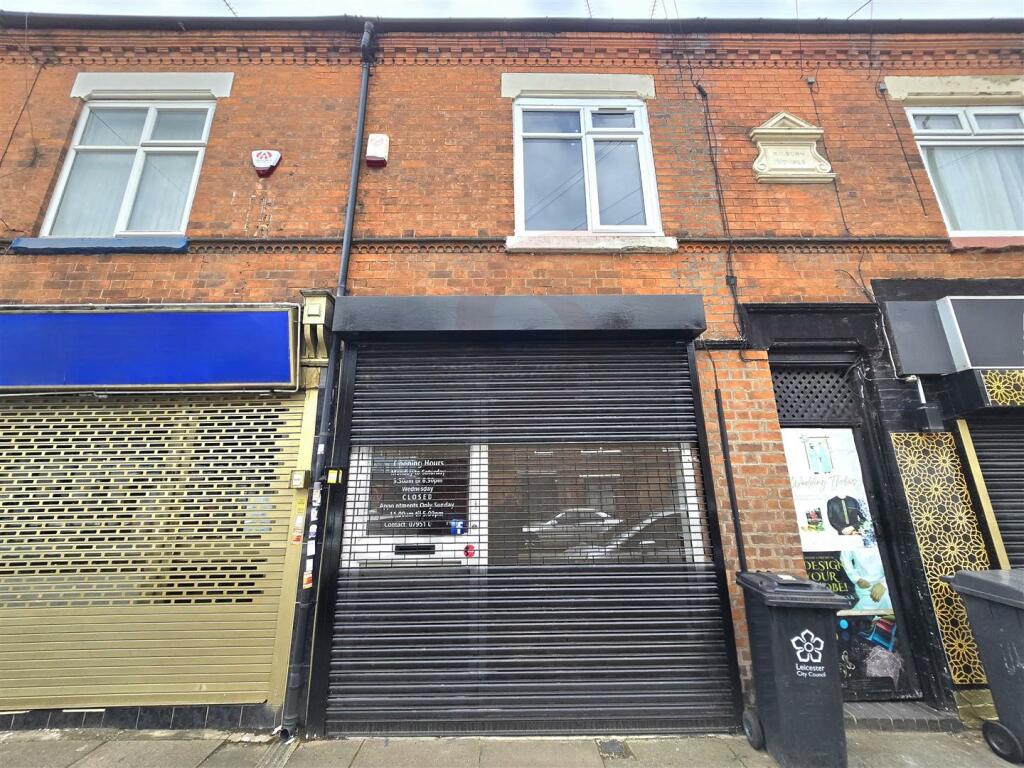 High street retail property for rent in St. Saviours Road, North