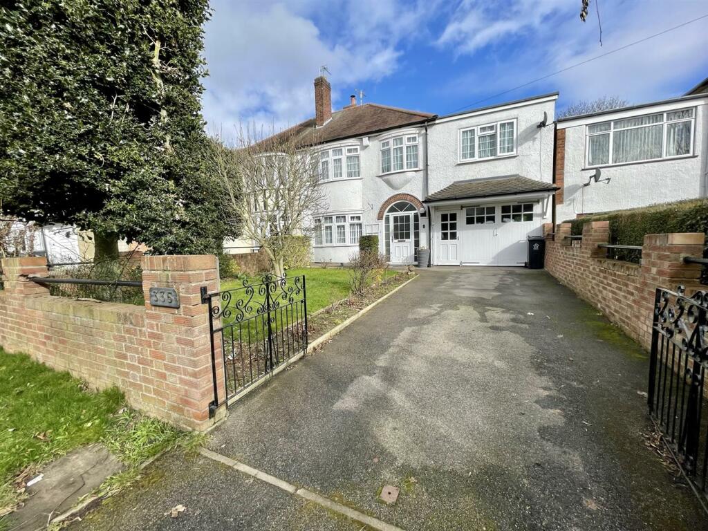 4 bedroom semidetached house for sale in Thurcaston Road, Belgrave