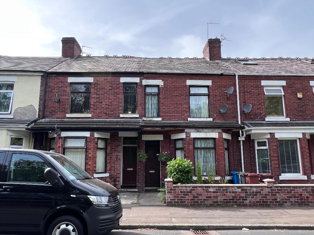 3 bedroom terraced house for sale in Station Road, Manchester, Greater
