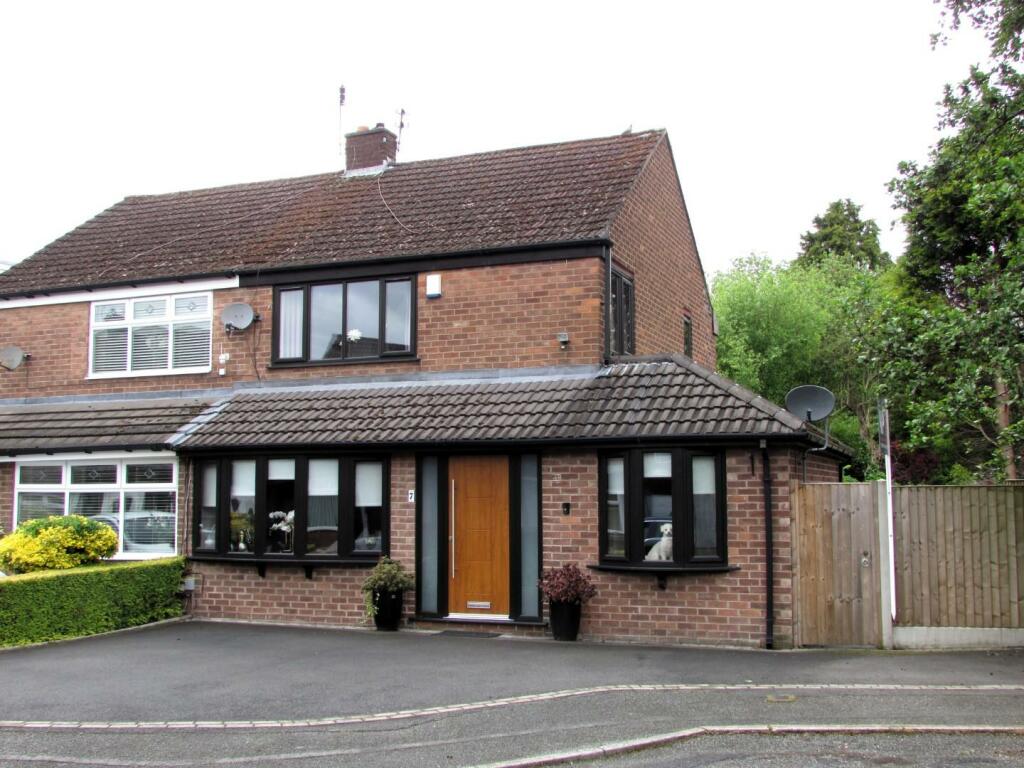 3 bedroom semidetached house for sale in Rowan Close, Failsworth