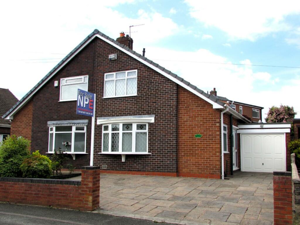 2 bedroom semidetached house for sale in Cambridge Road, Failsworth