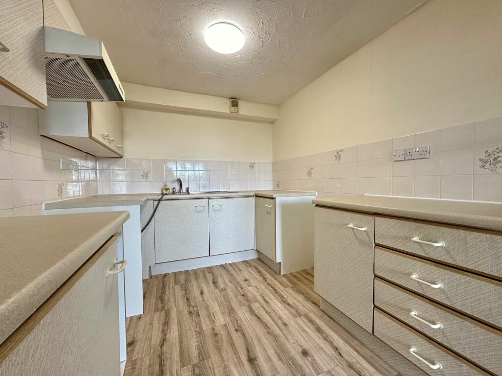 Additional property image - Outwood Common Road, Billericay, CM11