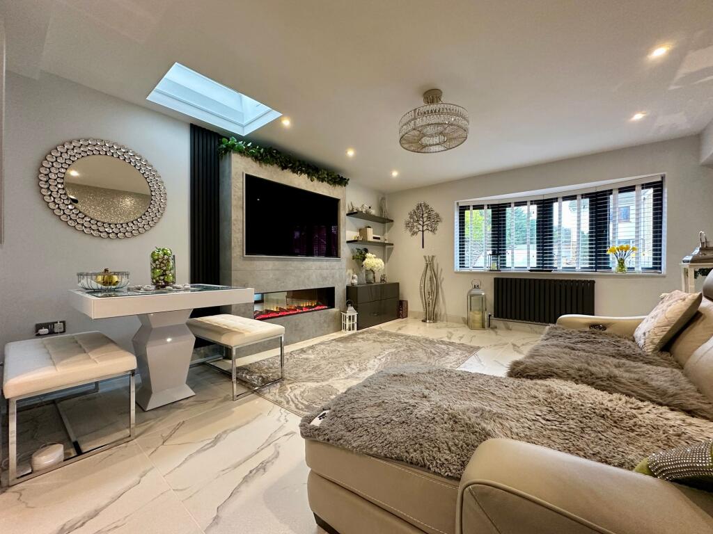 Property image - Oak Avenue, Crays Hill, CM11