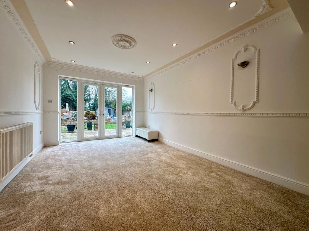 Additional property image - Oak Avenue, Crays Hill, CM11