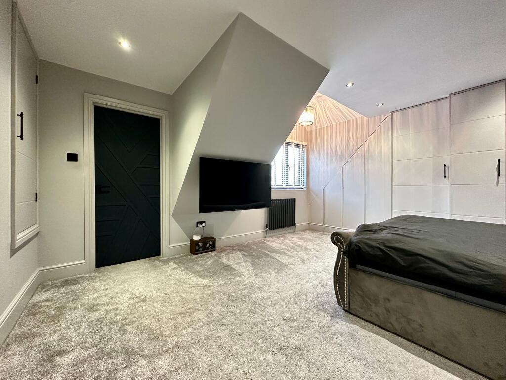 Additional property image - Oak Avenue, Crays Hill, CM11