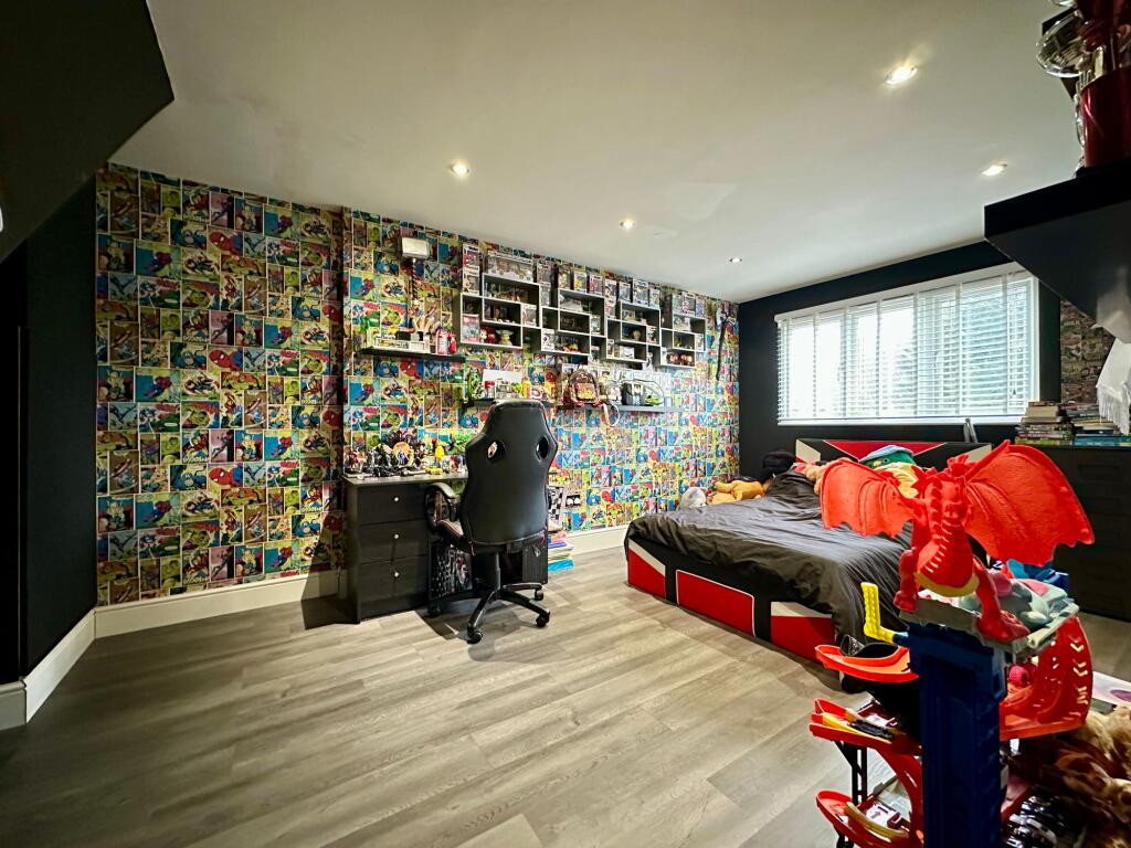 Additional property image - Oak Avenue, Crays Hill, CM11