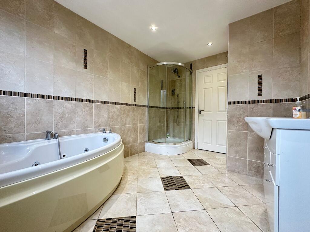 Additional property image - Oak Avenue, Crays Hill, CM11