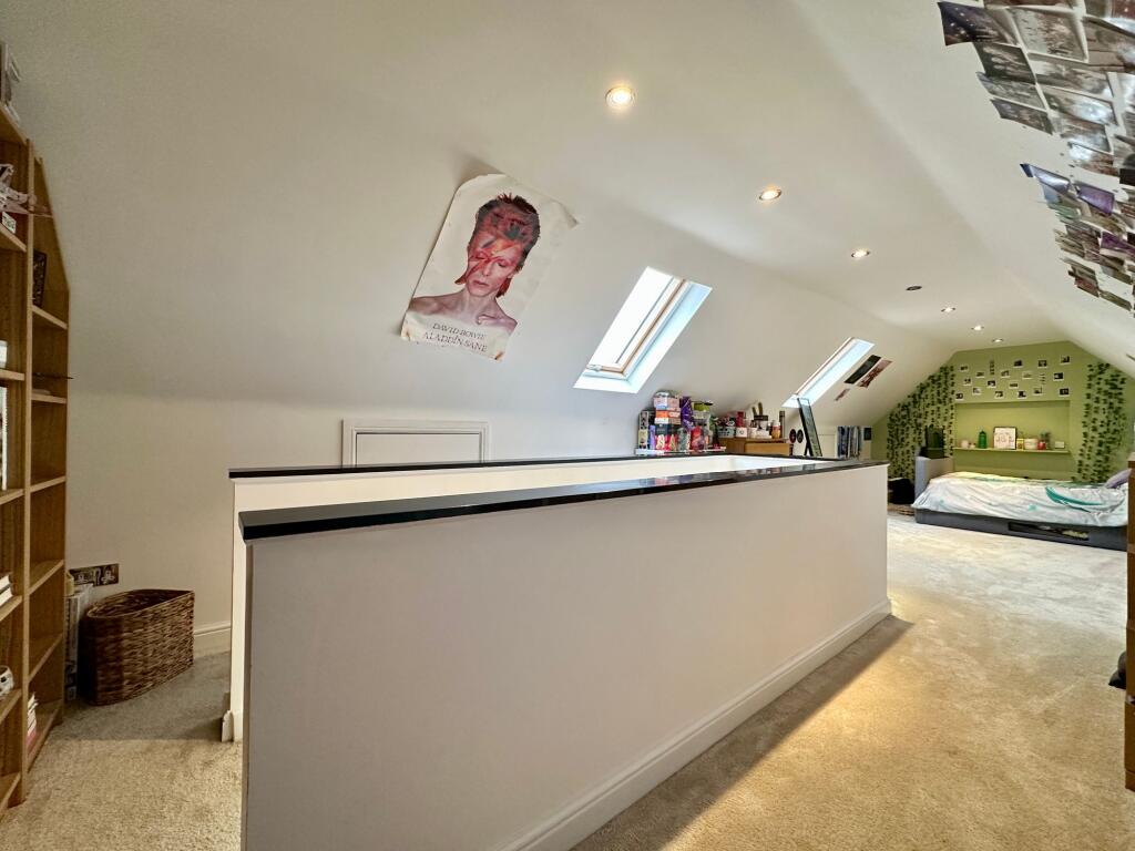 Additional property image - Oak Avenue, Crays Hill, CM11