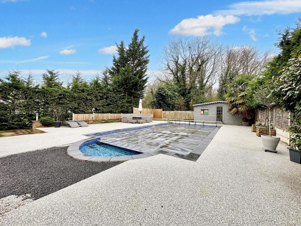 Additional property image - Oak Avenue, Crays Hill, CM11