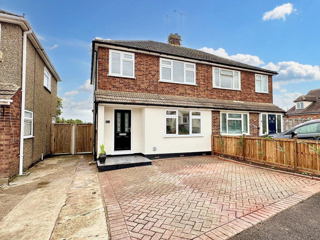 Main image of property: Passingham Ave, Billericay, CM11