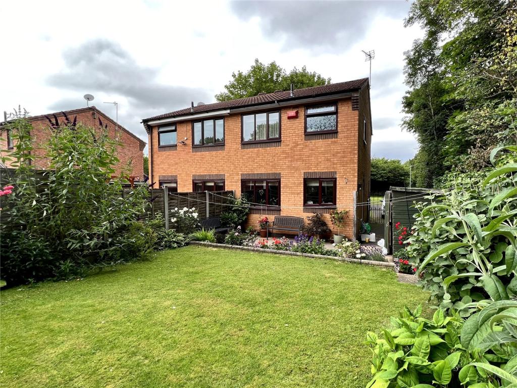 3 bedroom semidetached house for sale in Curlew Drive, Leegomery, Telford, TF1