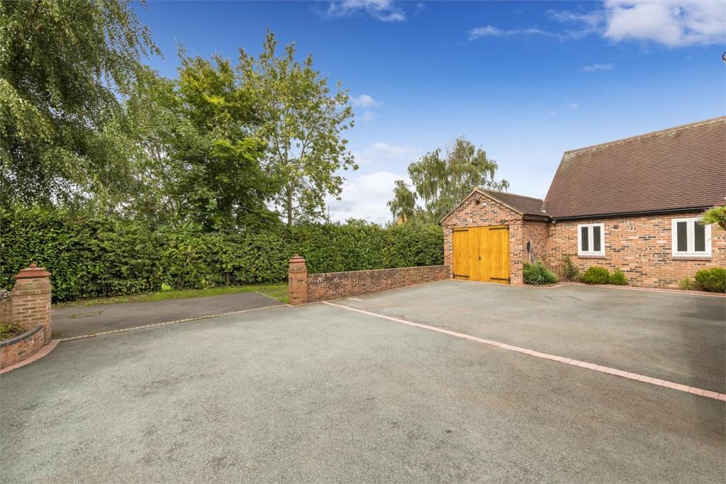 3 bedroom detached bungalow for sale in Muxton Lane, Muxton, Telford