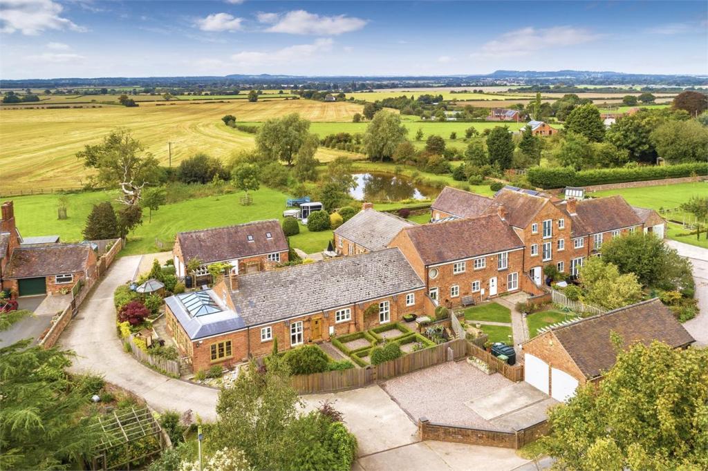 4 bedroom barn conversion for sale in Hollybush Cottage, Walton