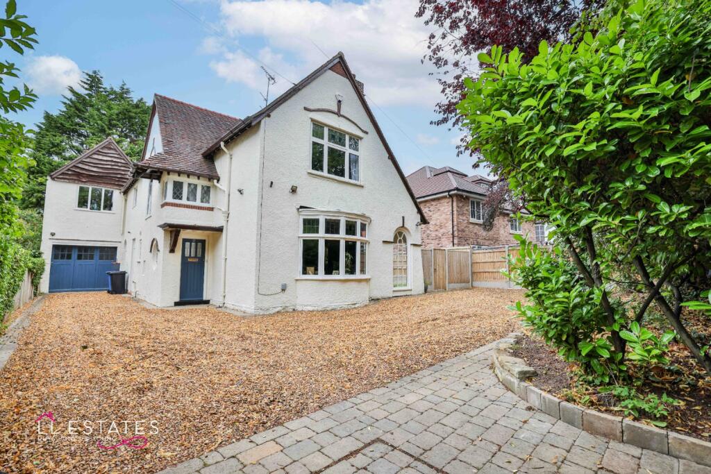 4 bedroom detached house for sale in Bryntirion Drive, Prestatyn, LL19