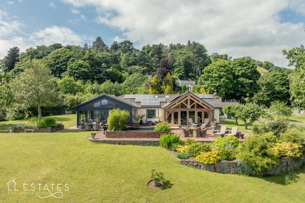 3 bedroom detached bungalow for sale in Pleasant View, Mold Road