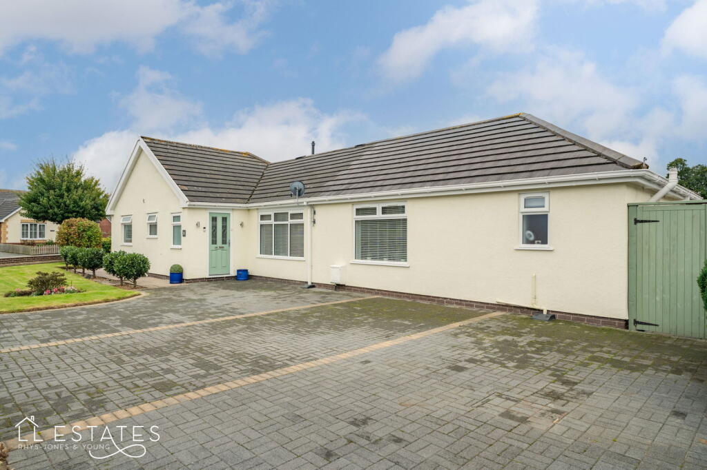 Main image of property: Ffordd Siarl, St. Asaph