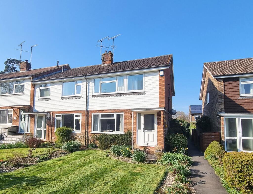 Main image of property: Fieldway, Lindfield, RH16