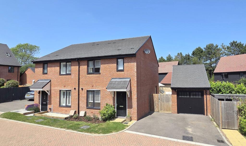 Main image of property: Hawthorn Lane, Lindfield, RH16