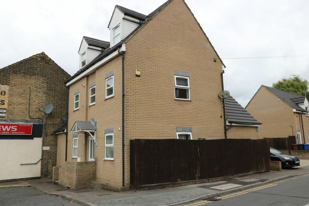 Main image of property: Meesons Court, Grays 