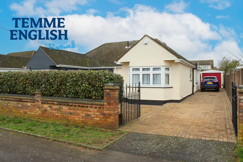 2 bedroom semidetached bungalow for sale in Carlton Road, Wickford