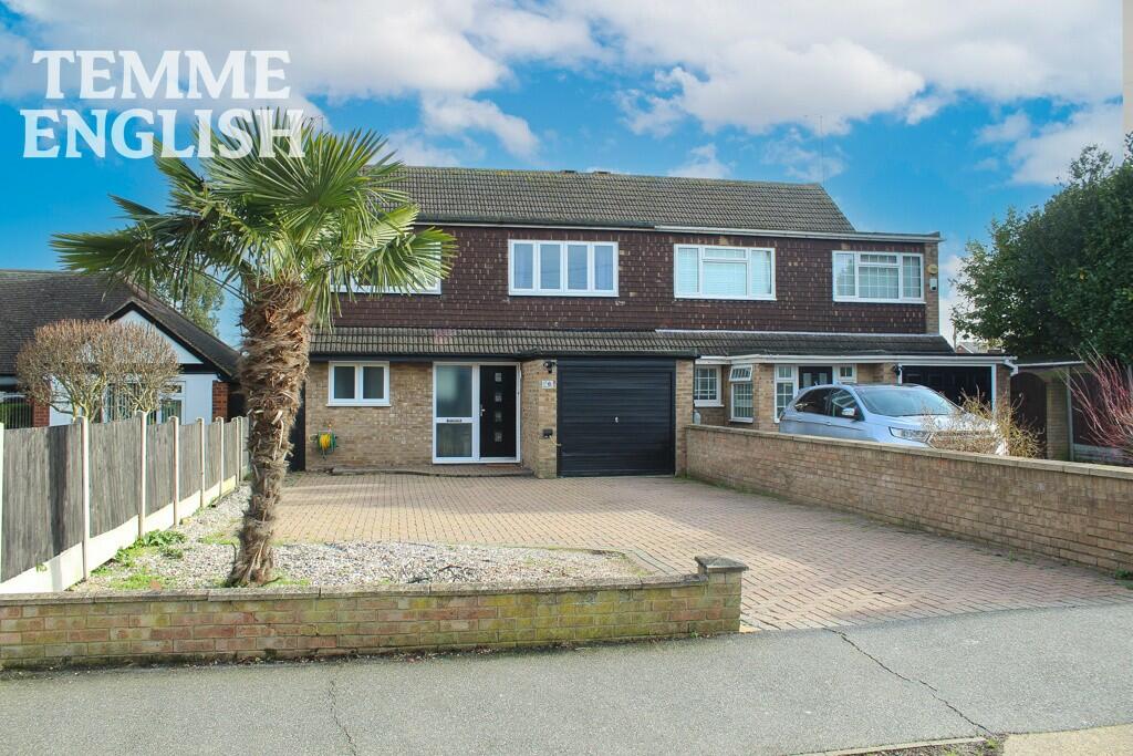 4 bedroom semidetached house for sale in Highcliffe Road, Wickford
