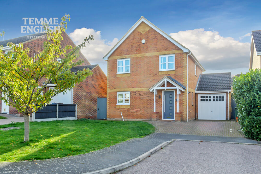 Main image of property: Roxwell Crescent, Wickford, Essex, SS12