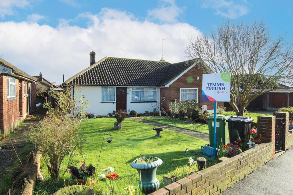 Main image of property: Oakhurst Drive, Wickford, SS12