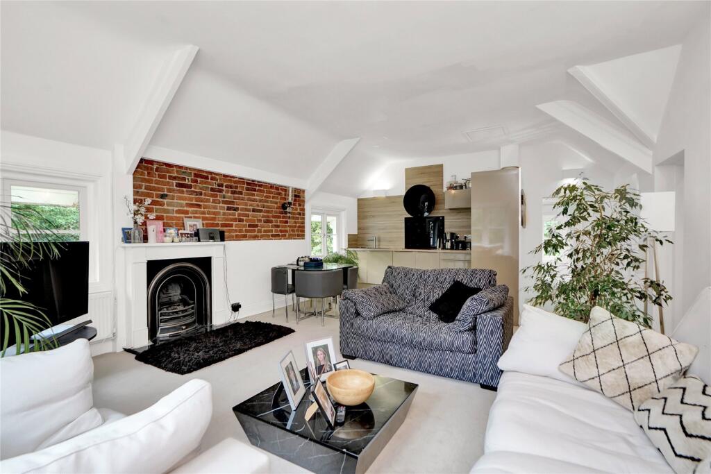 Main image of property: Sandgate, Portsmouth Road, Esher, Surrey, KT10