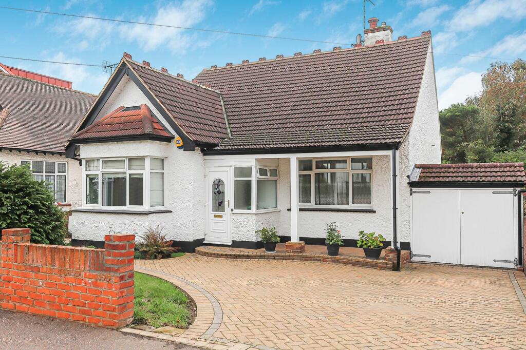 3 bedroom detached house for sale in Tunbridge Road, SouthendOnSea, SS2