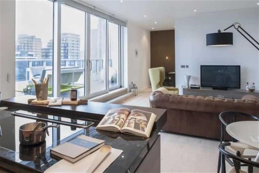 Main image of property: Pan Peninsula Square, E14