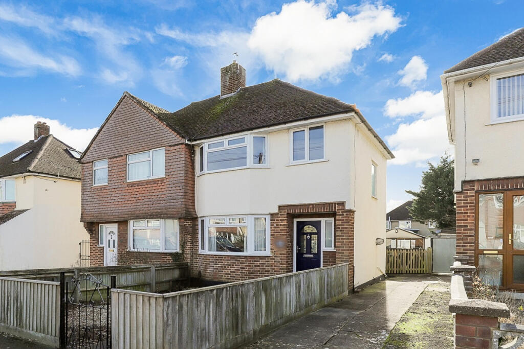 3 bedroom semidetached house for sale in Herschel Crescent Oxford, OX4