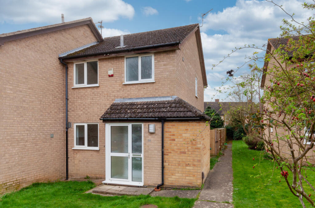 3 bedroom terraced house for sale in Dudgeon Drive Oxford, OX4