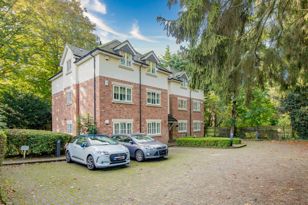 2 bedroom flat for sale in Krebs Gardens Iffley Village, OX4