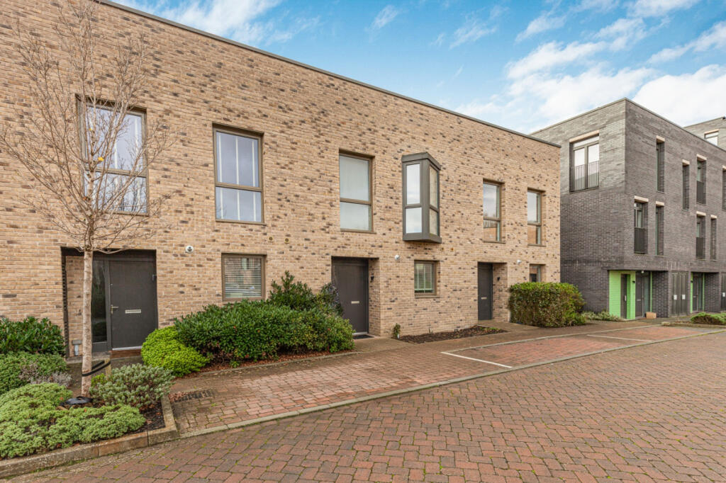 Main image of property: Rosebay Gardens, Oxford