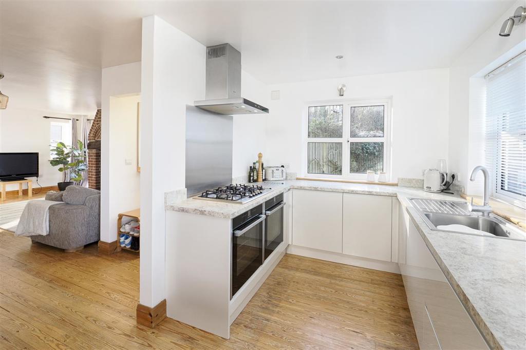 5 bedroom detached house for sale in Primrose House, Dunkirk Road North