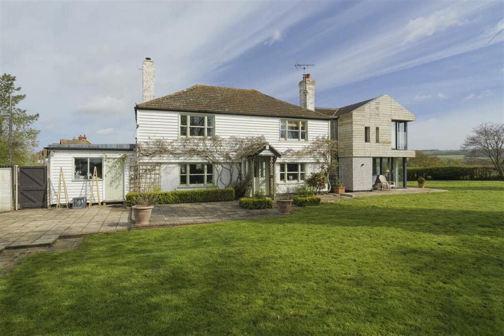 5 bedroom detached house for sale in Lavington House, Wye, TN25