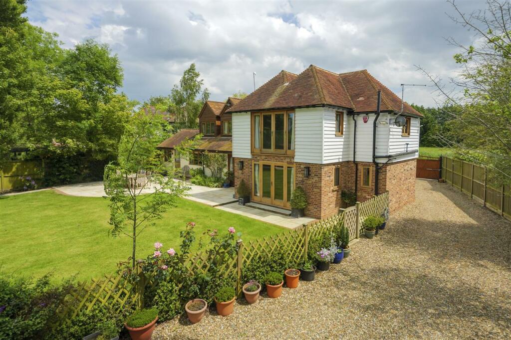 Additional property image - Plough Cottage, Church Lane, West Stourmouth