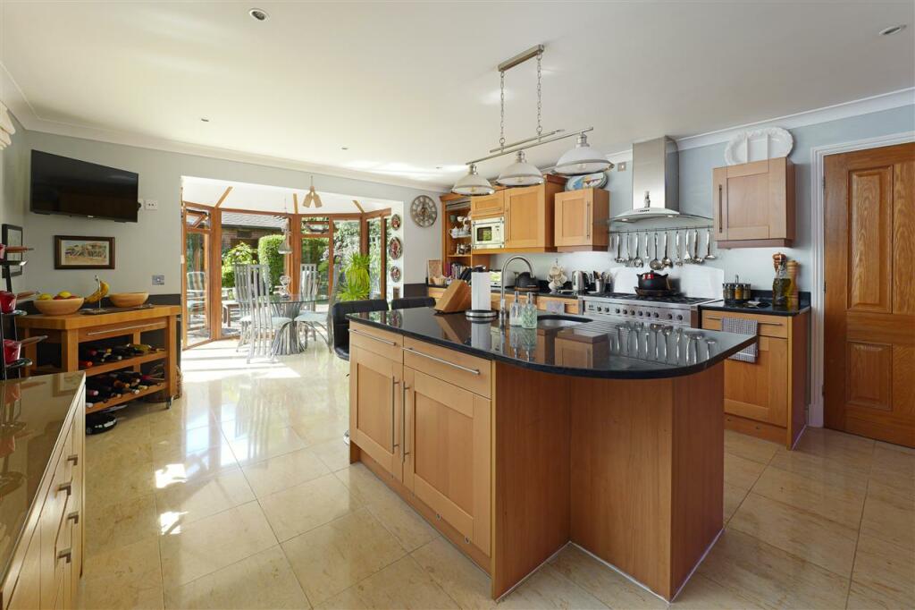 Additional property image - Willow Lodge, Boundary Chase, Chestfield