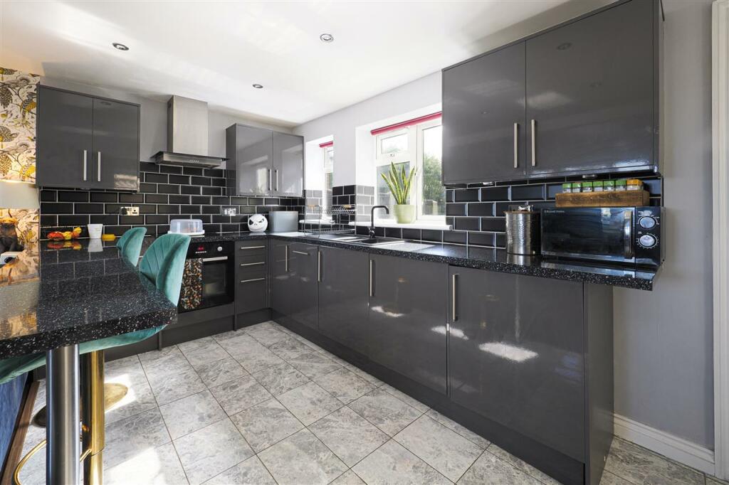 Additional property image - Minster Road, Acol