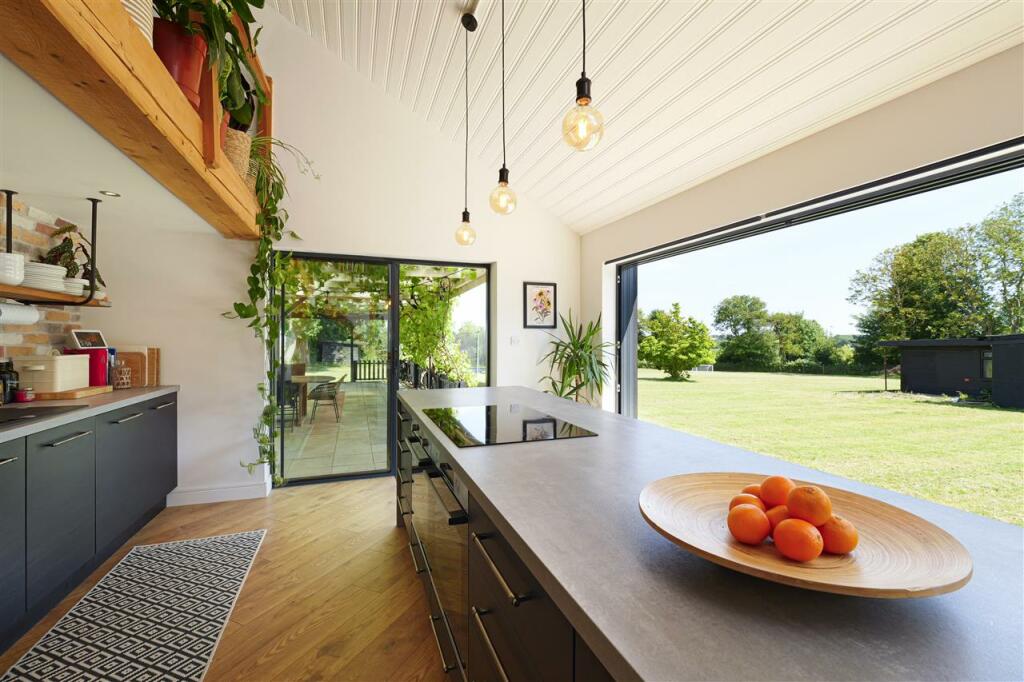 Additional property image - Longview, Roman Road, Maydensole